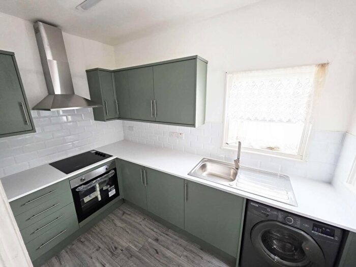 4 Bedroom Terraced House To Rent In Sheringham Avenue, Manor Park, Newham, London, E12