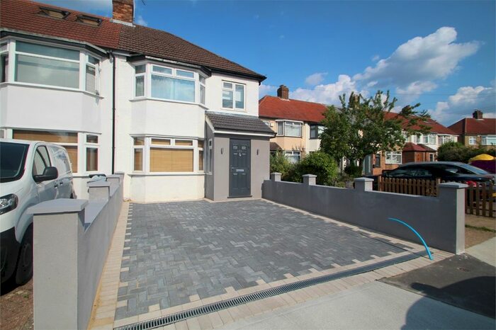3 Bedroom End Of Terrace House To Rent In Lynhurst Crescent, Hillingdon, Middlesex, UB10