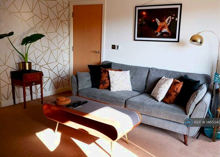 1 Bedroom Flat To Rent In Clayton Crescent, London, N1