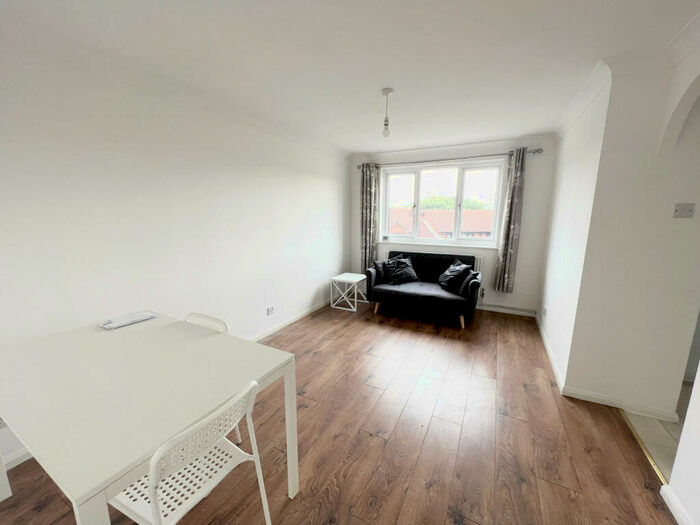1 Bedroom Flat To Rent In Bridge Madows, London, SE14