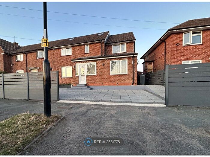 5 Bedroom Semi-Detached House To Rent In Calley Down Crescent, Croydon, CR0