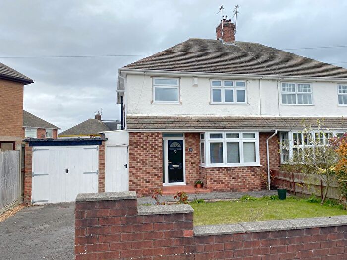 3 Bedroom Semi-Detached House To Rent In Hall Drive, Wirral, CH49
