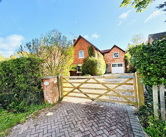 4 Bedroom Detached House For Sale In New Mill Lane, Eversley, RG27