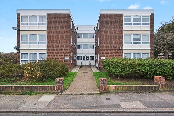 2 Bedroom Flat For Sale In Green Vale, Bexleyheath, DA6