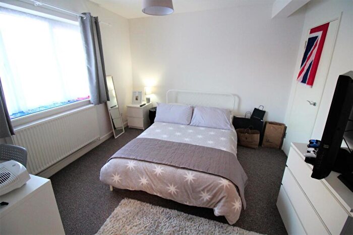 6 Bedroom Town House To Rent In Belmont Street, Southsea, PO5