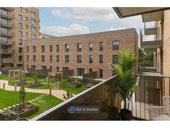 1 Bedroom Flat To Rent In Appledore Court, Hounslow, TW3