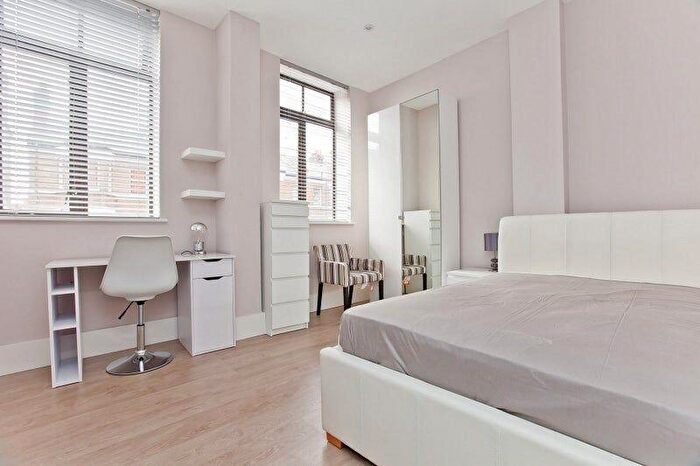 Studio To Rent In Lithos Road, London, NW3