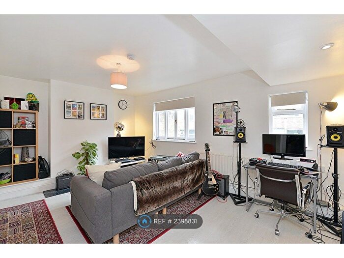 1 Bedroom Flat To Rent In Park Road, London, N8