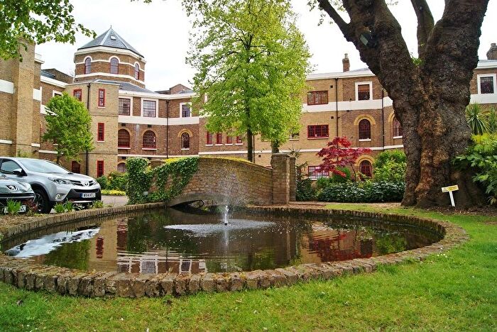 2 Bedroom Flat To Rent In Chevy Road, Southall, UB2