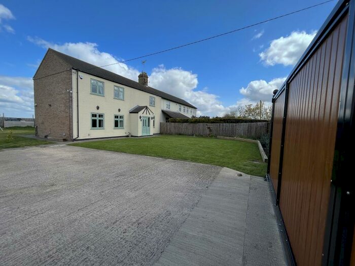 4 Bedroom Semi-Detached House For Sale In Whitemoor Road, March, PE15