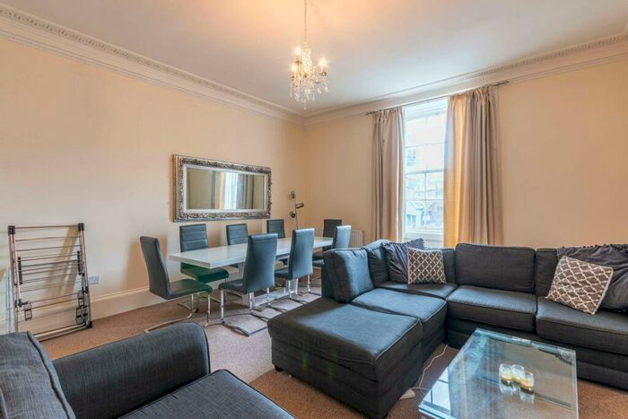 3 Bedroom Flat To Rent In Alva Street Edinburgh United Kingdom, EH2