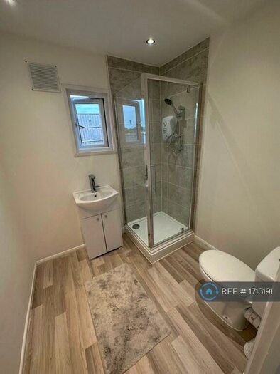 Studio To Rent In Weeping Willow, Cranleigh, GU6