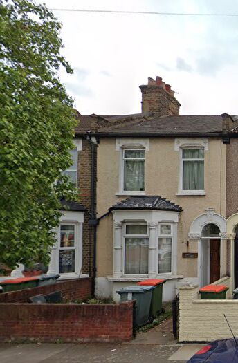 4 Bedroom Terraced House To Rent In Kingsland Road, London, E13