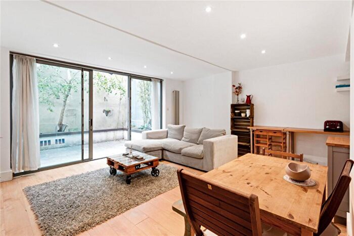 1 Bedroom Apartment For Sale In Packington Street, London, N1