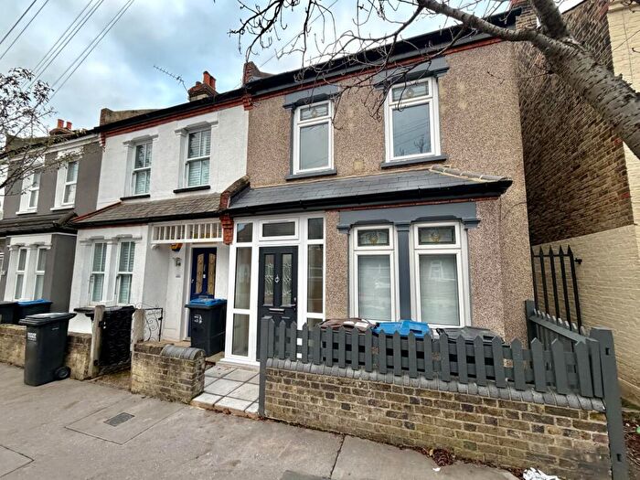 3 Bedroom House To Rent In Bredon Road, Croydon, CR0
