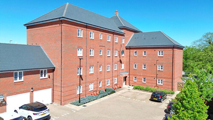 2 Bedroom Apartment For Sale In Masterson Close, Aldershot, GU11