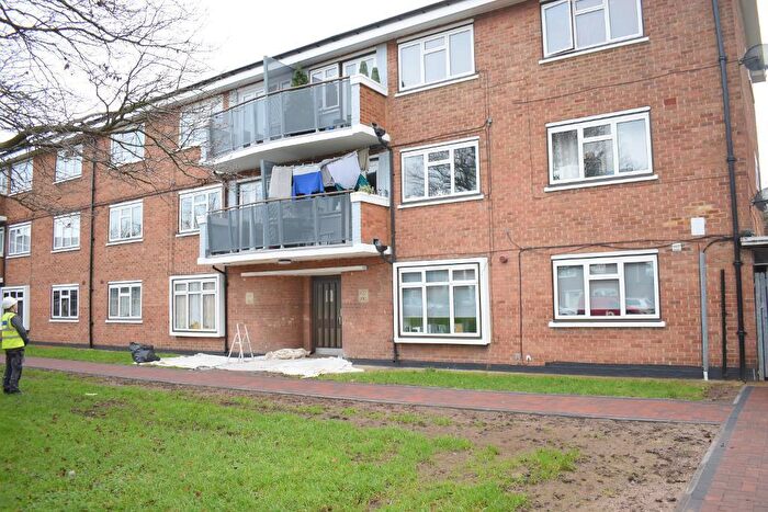 2 Bedroom Flat For Sale In Bader Way, South Hornchurch, Essex, RM13
