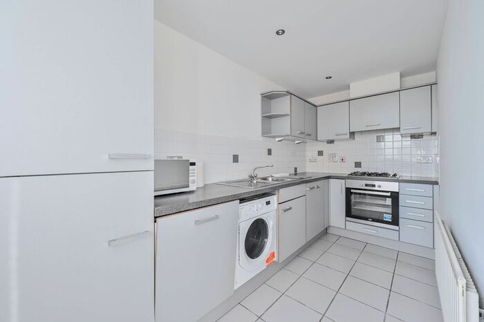 2 Bedroom Flat For Sale In Sark Tower, Thamesmead, London, SE28