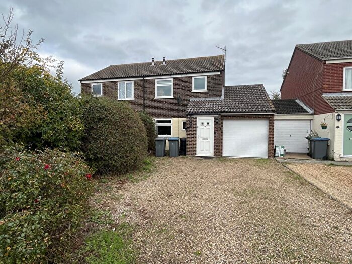 3 Bedroom Semi-Detached House For Sale In Farriers Went, Trimley St. Mary, IP11