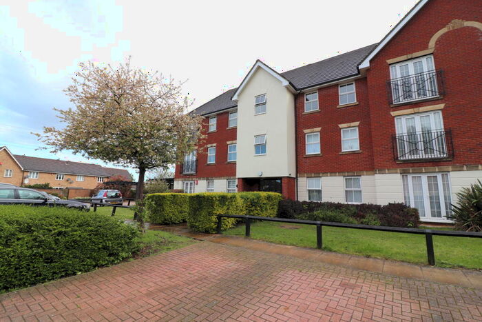 2 Bedroom Flat To Rent In Hawkins Drive, Chafford Hundred, RM16