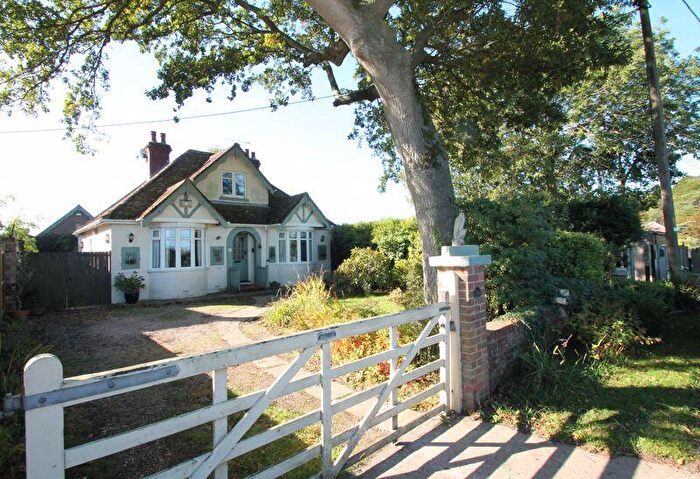 3 Bedroom Detached House For Sale In Acrise, Folkestone, CT18