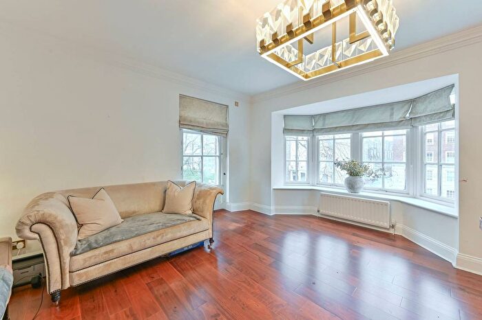 2 Bedroom Flat For Sale In Grosvenor Road, Pimlico, London, SW1V