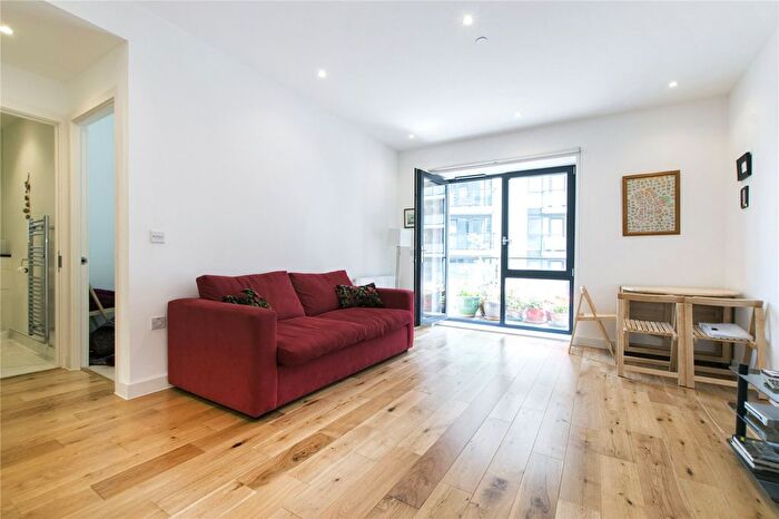 1 Bedroom Flat To Rent In Cadmium Square, Bethnal Green, London, E2