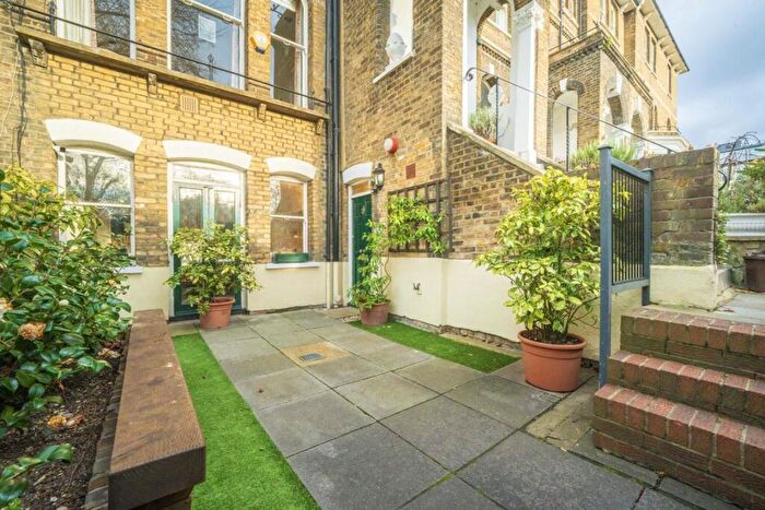 2 Bedroom Flat For Sale In Camden Terrace, Camden Town, NW1