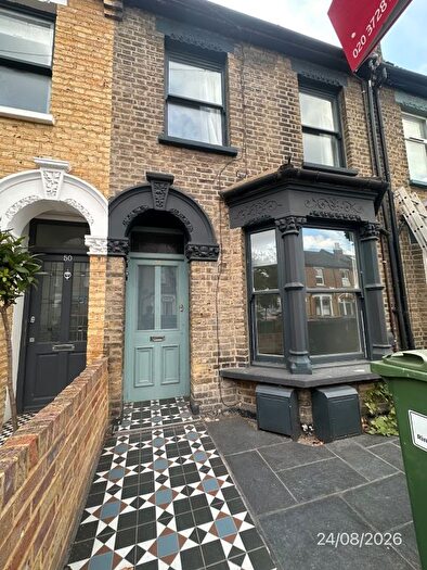 2 Bedroom Flat To Rent In Ringwood Road, London, London, E17