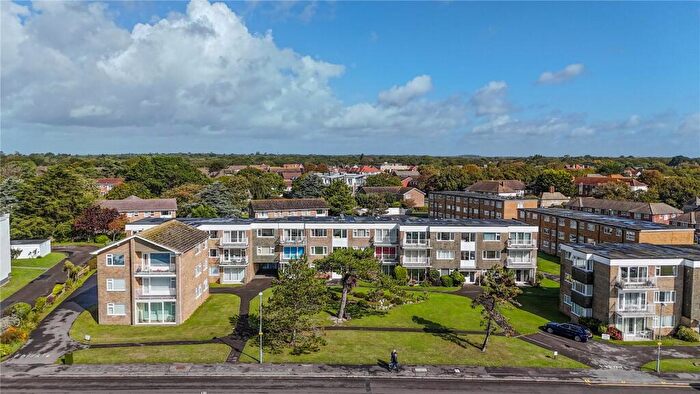 3 Bedroom Apartment For Sale In Wharncliffe Road, Highcliffe, Christchurch, Dorset, BH23