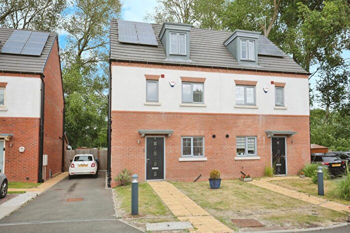 4 Bedroom Semi-Detached House For Sale In Merynton Close, Rugby, CV21