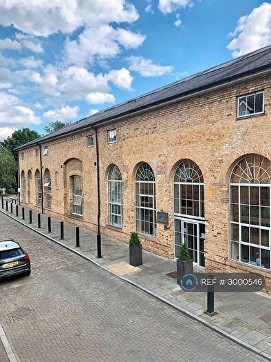 2 Bedroom Flat To Rent In Station Road, Ware, SG12
