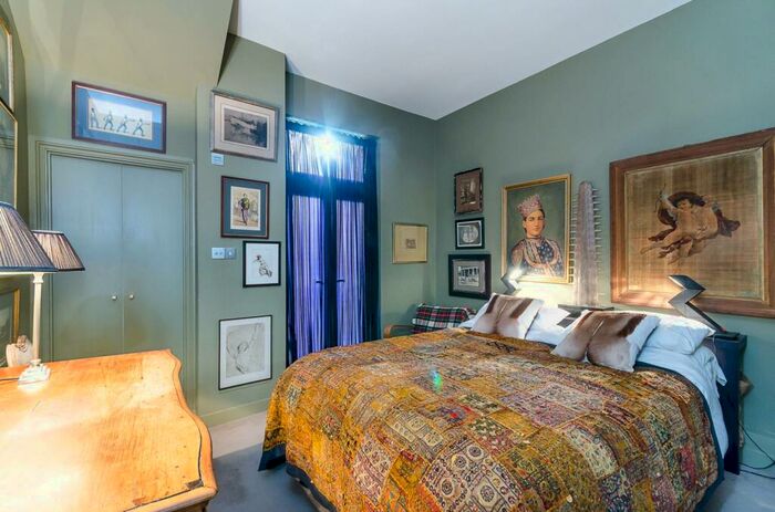 2 Bedroom Flat To Rent In Redcliffe Square, Chelsea, London, SW10