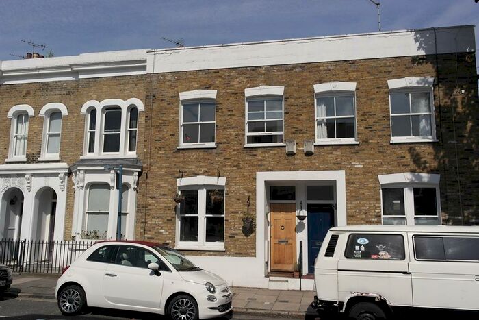 2 Bedroom Terraced House To Rent In Bedroom House - Mile End, E3
