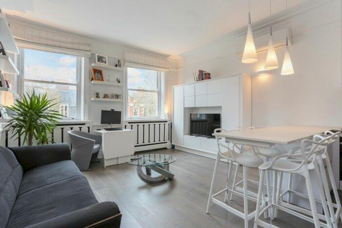 2 Bedroom Flat To Rent In Old Brompton Road, London, SW5