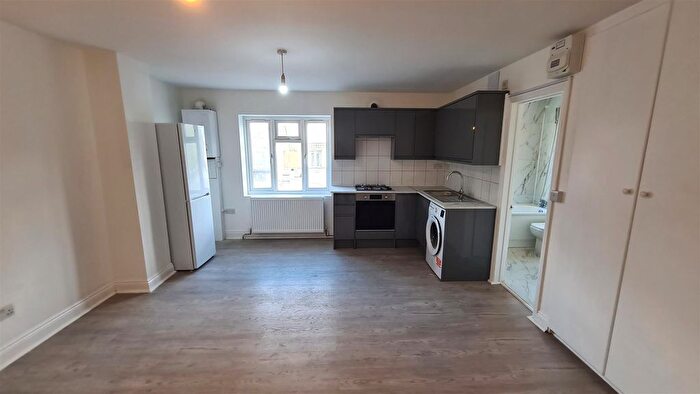 Studio To Rent In Stroud Green Road, Finsbury Park, N4