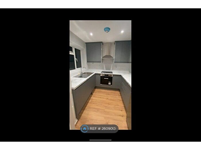 2 Bedroom Maisonette To Rent In The Greenway, Ickenham, Uxbridge, UB10