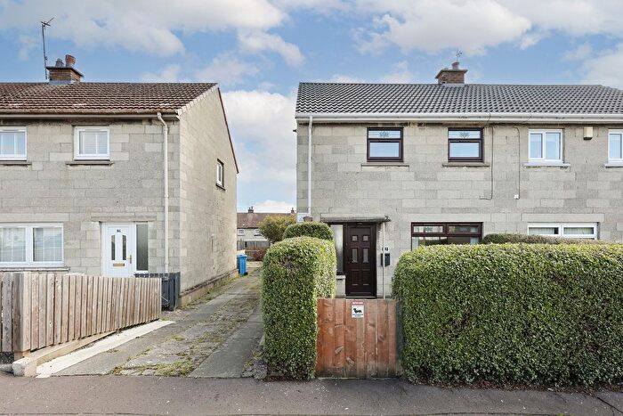 2 Bedroom Semi-Detached House For Sale In Cawdor Crescent, Kirkcaldy, KY2