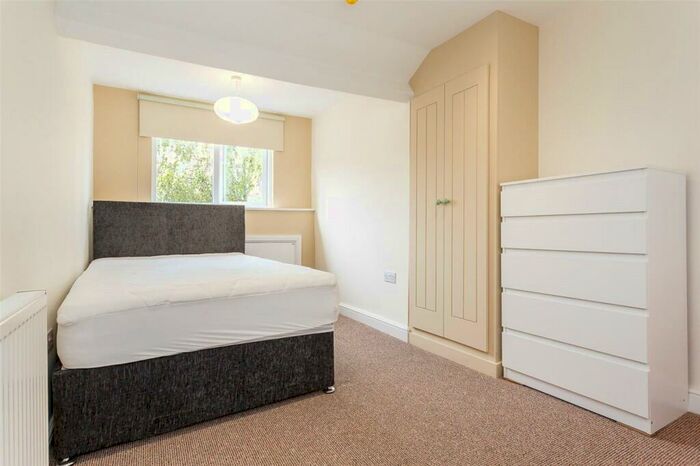 1 Bedroom Terraced House To Rent In York Terrace, Exeter, Devon, EX4