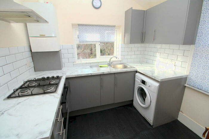 3 Bedroom Maisonette To Rent In Sangley Road, Catford, SE6