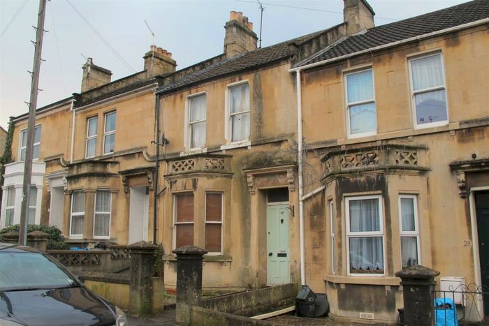 6 Bedroom Terraced House To Rent In West Avenue, BA2