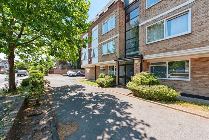 2 Bedroom Flat To Rent In Brook House, London Road, Twickenham, TW1
