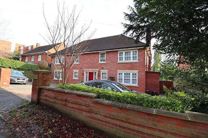 2 Bedroom Flat To Rent In The Greenway, High Wycombe, HP13