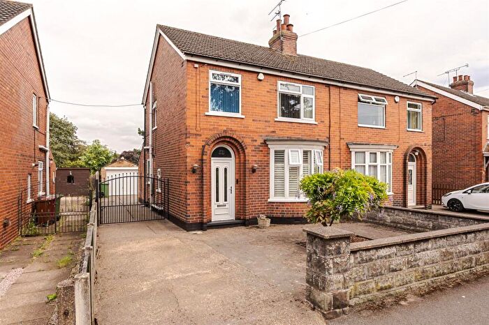 3 Bedroom Semi-Detached House For Sale In Bushfield Road, Scunthorpe, DN16