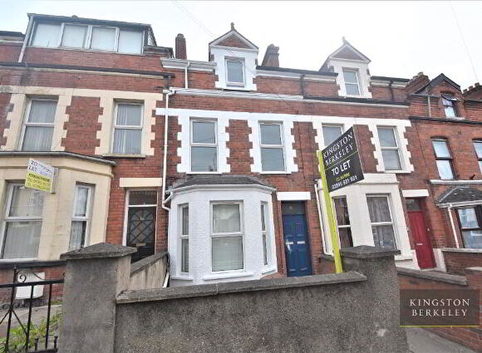 2 Bedroom Apartments To Rent In , Tates Avenue, Belfast, BT9