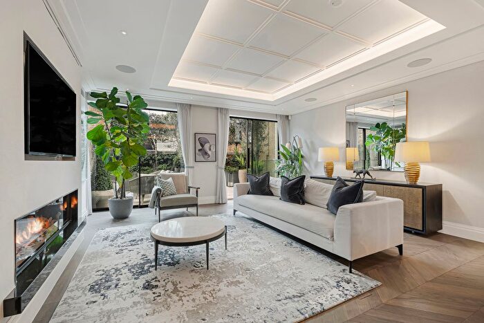 2 Bedroom Flat For Sale In Marylebone High Street, London, W1U