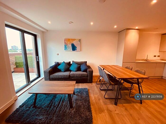 1 Bedroom Flat To Rent In Worral Street, Salford, Manchester, M5