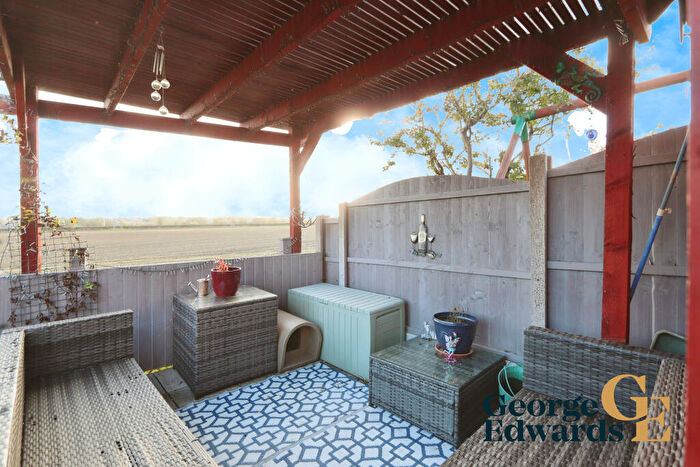 3 Bedroom Detached House For Sale In St. James Close Willington Derby, DE65