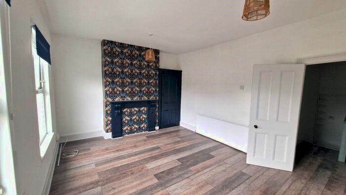 2 Bedroom Flat To Rent In Clarendon Road, London, E17