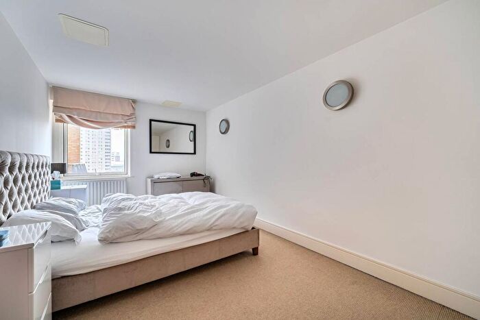 1 Bedroom Flat For Sale In Cassilis Road, , Canary Wharf, London, E14